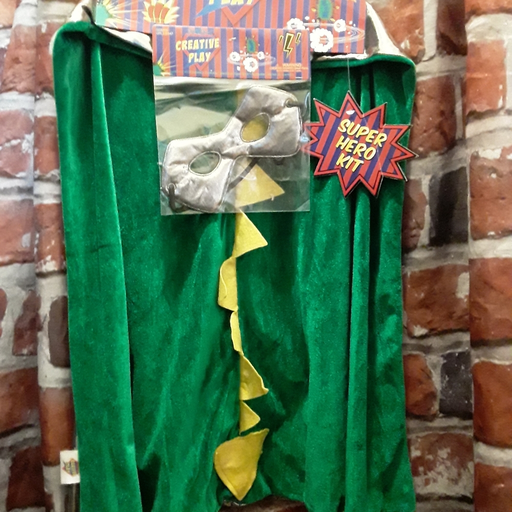 1 Cape and 1 reversible mask for kids